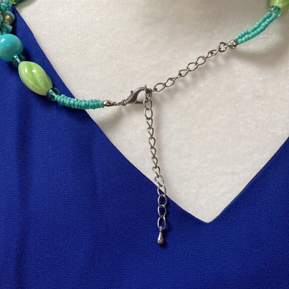 Bundle of 2 Turquoise Color Beaded Necklaces - Picture 7 of 8